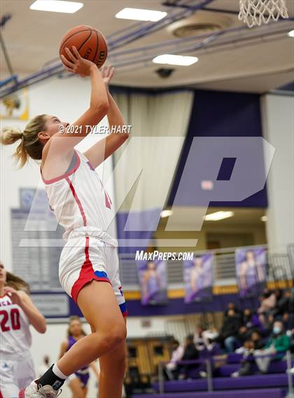 Thumbnail 1 in Ben Davis vs. Roncalli (IHSAA 4A Sectional Semifinal) photogallery.