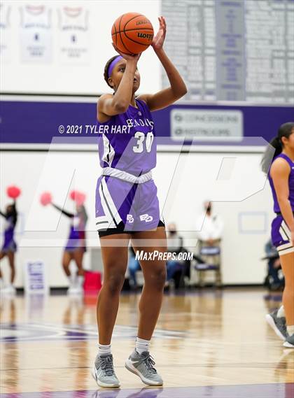 Thumbnail 3 in Ben Davis vs. Roncalli (IHSAA 4A Sectional Semifinal) photogallery.