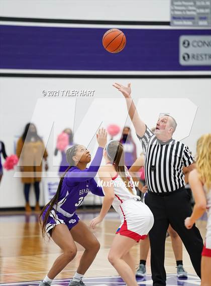 Thumbnail 3 in Ben Davis vs. Roncalli (IHSAA 4A Sectional Semifinal) photogallery.