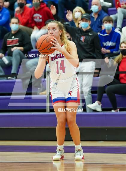 Thumbnail 2 in Ben Davis vs. Roncalli (IHSAA 4A Sectional Semifinal) photogallery.