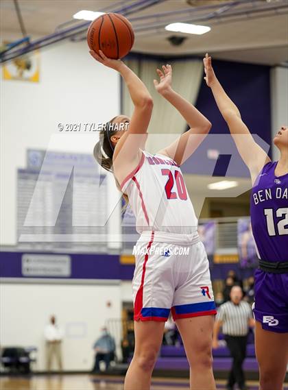 Thumbnail 2 in Ben Davis vs. Roncalli (IHSAA 4A Sectional Semifinal) photogallery.