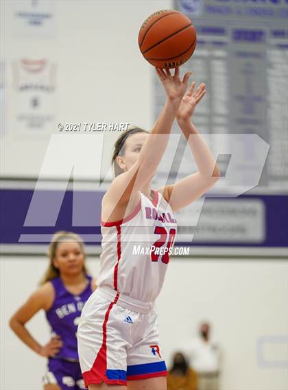 Thumbnail 1 in Ben Davis vs. Roncalli (IHSAA 4A Sectional Semifinal) photogallery.