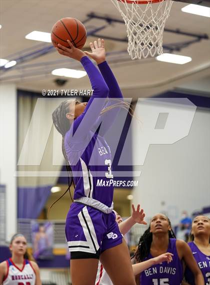Thumbnail 3 in Ben Davis vs. Roncalli (IHSAA 4A Sectional Semifinal) photogallery.