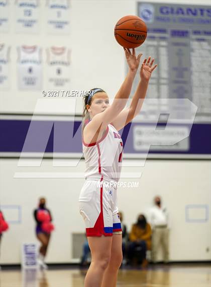 Thumbnail 3 in Ben Davis vs. Roncalli (IHSAA 4A Sectional Semifinal) photogallery.