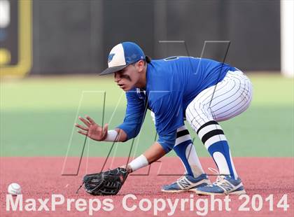 Thumbnail 1 in Fossil Ridge vs. Weatherford (UIL 5A Region 1 Bi-District Playoff) photogallery.