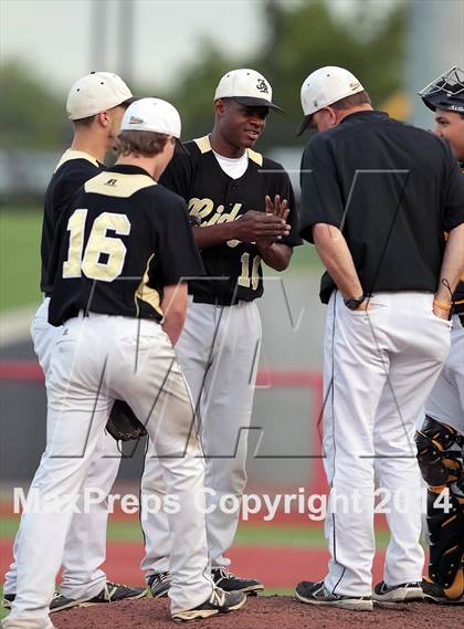 Thumbnail 2 in Fossil Ridge vs. Weatherford (UIL 5A Region 1 Bi-District Playoff) photogallery.