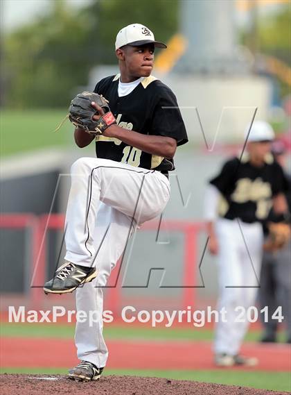 Thumbnail 2 in Fossil Ridge vs. Weatherford (UIL 5A Region 1 Bi-District Playoff) photogallery.