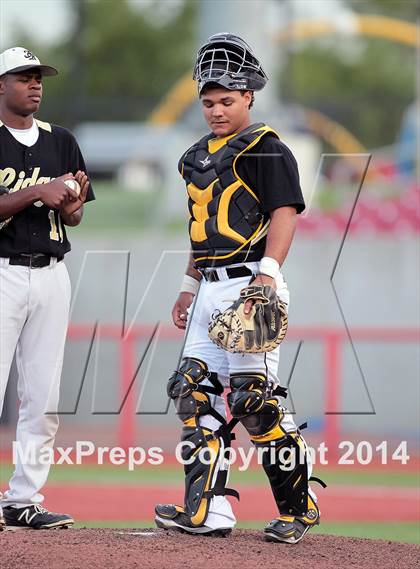 Thumbnail 1 in Fossil Ridge vs. Weatherford (UIL 5A Region 1 Bi-District Playoff) photogallery.