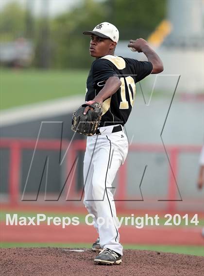 Thumbnail 3 in Fossil Ridge vs. Weatherford (UIL 5A Region 1 Bi-District Playoff) photogallery.