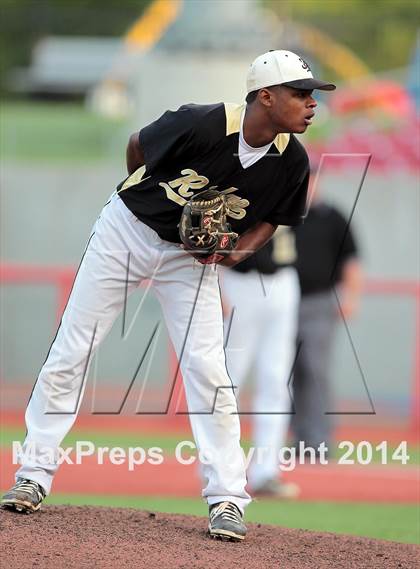 Thumbnail 1 in Fossil Ridge vs. Weatherford (UIL 5A Region 1 Bi-District Playoff) photogallery.