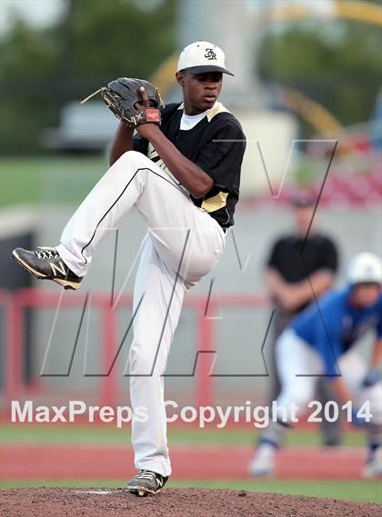 Thumbnail 1 in Fossil Ridge vs. Weatherford (UIL 5A Region 1 Bi-District Playoff) photogallery.
