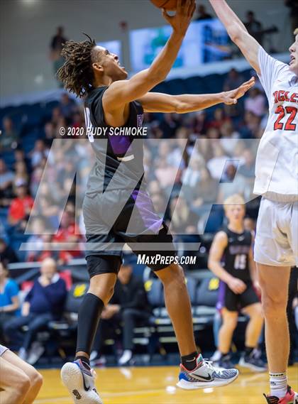 Thumbnail 3 in Santa Fe Christian vs. Carlsbad (Boys Diviston  D1 Finals) photogallery.