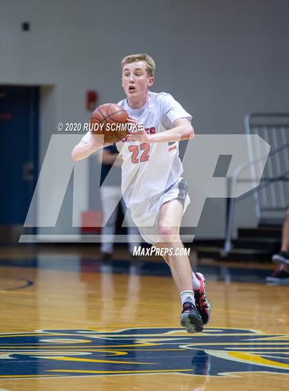 Thumbnail 2 in Santa Fe Christian vs. Carlsbad (Boys Diviston  D1 Finals) photogallery.