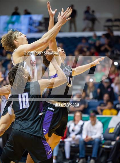 Thumbnail 2 in Santa Fe Christian vs. Carlsbad (Boys Diviston  D1 Finals) photogallery.