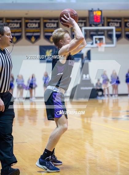 Thumbnail 2 in Santa Fe Christian vs. Carlsbad (Boys Diviston  D1 Finals) photogallery.