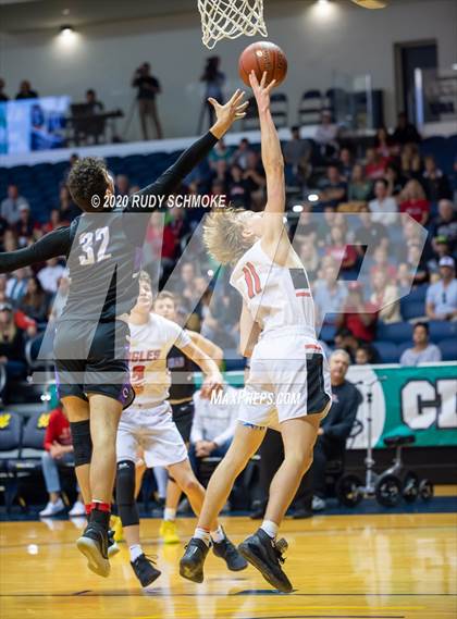 Thumbnail 1 in Santa Fe Christian vs. Carlsbad (Boys Diviston  D1 Finals) photogallery.