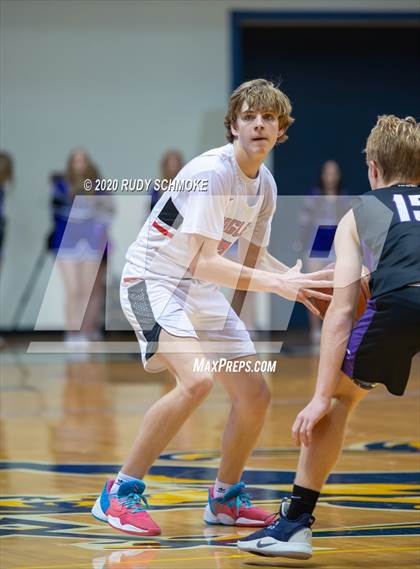 Thumbnail 3 in Santa Fe Christian vs. Carlsbad (Boys Diviston  D1 Finals) photogallery.
