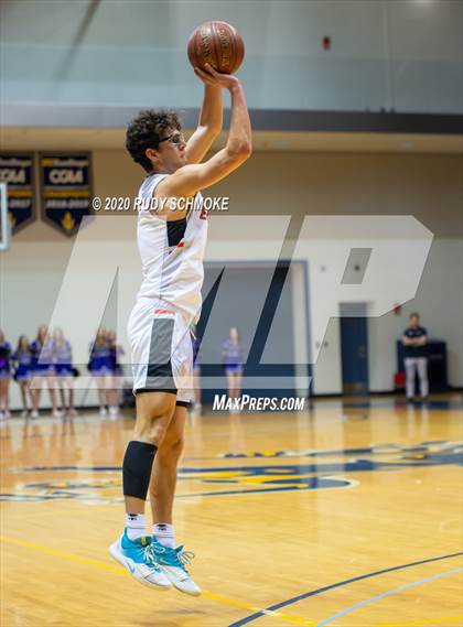 Thumbnail 1 in Santa Fe Christian vs. Carlsbad (Boys Diviston  D1 Finals) photogallery.