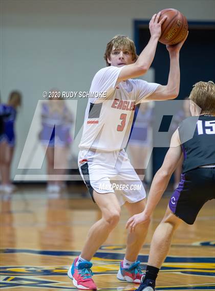 Thumbnail 1 in Santa Fe Christian vs. Carlsbad (Boys Diviston  D1 Finals) photogallery.