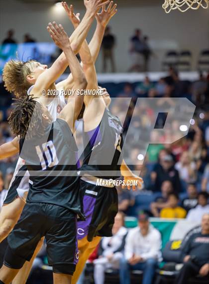 Thumbnail 1 in Santa Fe Christian vs. Carlsbad (Boys Diviston  D1 Finals) photogallery.