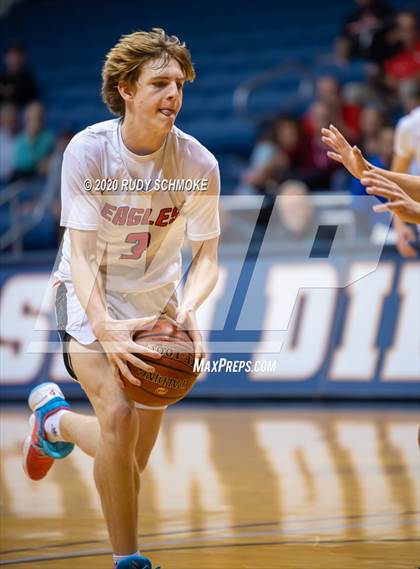 Thumbnail 3 in Santa Fe Christian vs. Carlsbad (Boys Diviston  D1 Finals) photogallery.