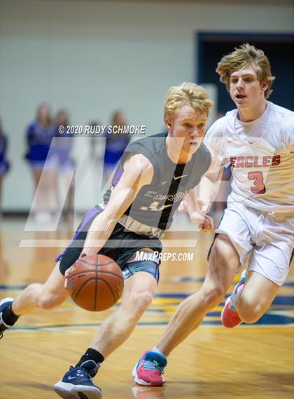 Thumbnail 1 in Santa Fe Christian vs. Carlsbad (Boys Diviston  D1 Finals) photogallery.