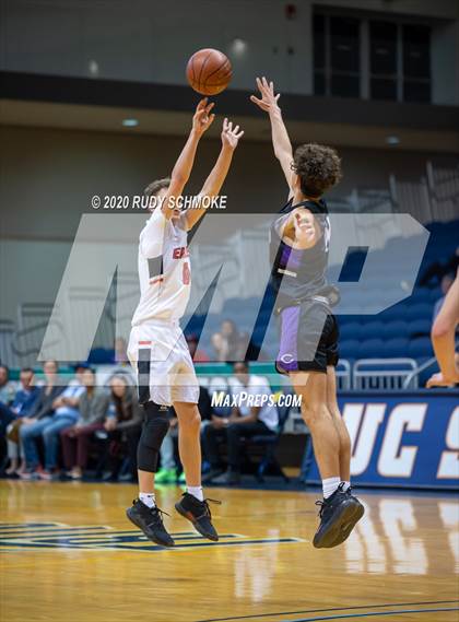 Thumbnail 2 in Santa Fe Christian vs. Carlsbad (Boys Diviston  D1 Finals) photogallery.