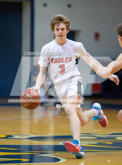 Thumbnail 2 in Santa Fe Christian vs. Carlsbad (Boys Diviston  D1 Finals) photogallery.