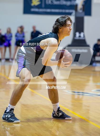 Thumbnail 2 in Santa Fe Christian vs. Carlsbad (Boys Diviston  D1 Finals) photogallery.