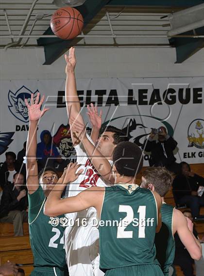 Thumbnail 3 in West Campus vs. St. Patrick-St. Vincent (Adidas Challenge) photogallery.