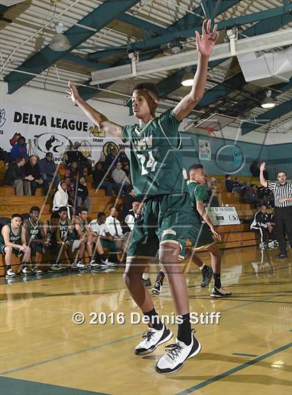 Thumbnail 3 in West Campus vs. St. Patrick-St. Vincent (Adidas Challenge) photogallery.