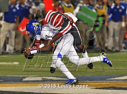 Thumbnail 2 in Mater Dei vs. Bishop Amat photogallery.