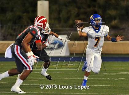 Thumbnail 1 in Mater Dei vs. Bishop Amat photogallery.