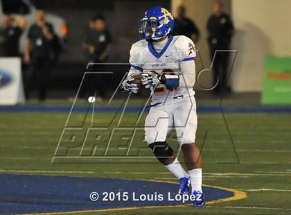 Thumbnail 2 in Mater Dei vs. Bishop Amat photogallery.