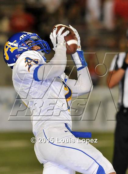 Thumbnail 1 in Mater Dei vs. Bishop Amat photogallery.