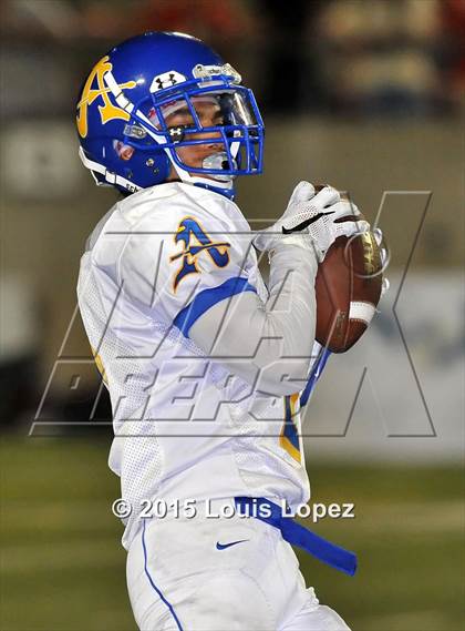 Thumbnail 2 in Mater Dei vs. Bishop Amat photogallery.