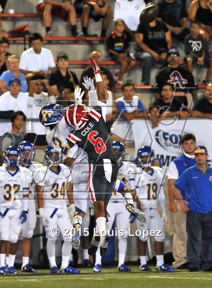 Thumbnail 1 in Mater Dei vs. Bishop Amat photogallery.