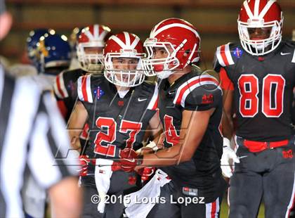 Thumbnail 3 in Mater Dei vs. Bishop Amat photogallery.