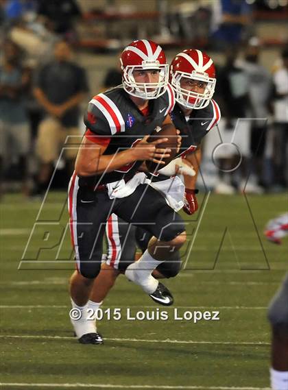 Thumbnail 1 in Mater Dei vs. Bishop Amat photogallery.