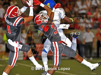 Thumbnail 1 in Mater Dei vs. Bishop Amat photogallery.