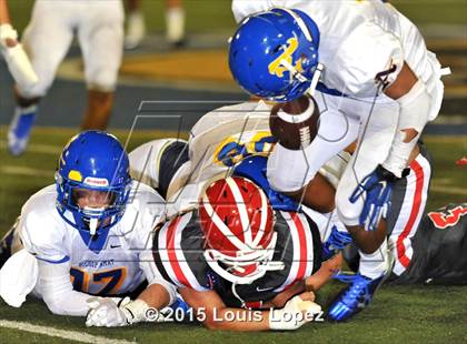 Thumbnail 2 in Mater Dei vs. Bishop Amat photogallery.
