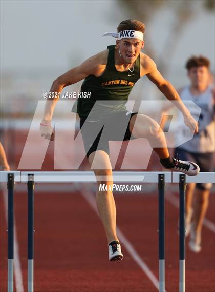 Thumbnail 1 in Nighthawk Invitational Boys photogallery.