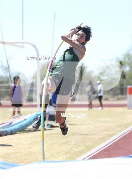 Thumbnail 2 in Nighthawk Invitational Boys photogallery.