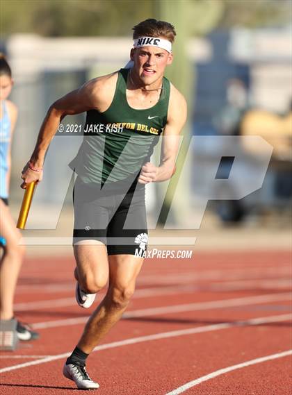 Thumbnail 2 in Nighthawk Invitational Boys photogallery.