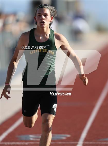 Thumbnail 2 in Nighthawk Invitational Boys photogallery.