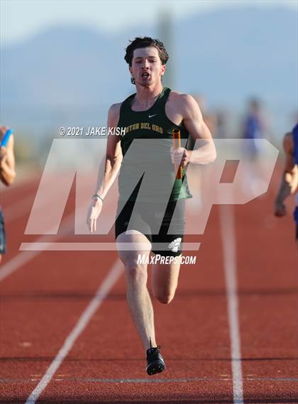 Thumbnail 3 in Nighthawk Invitational Boys photogallery.