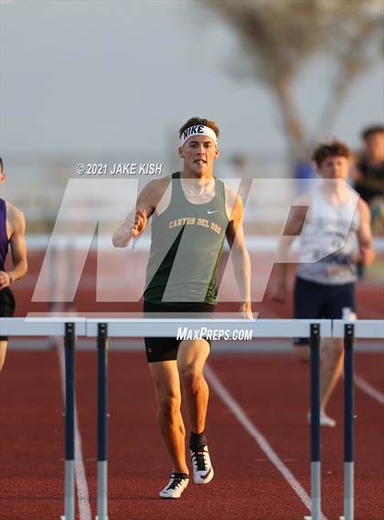 Thumbnail 2 in Nighthawk Invitational Boys photogallery.