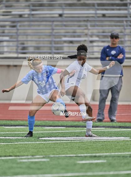 Thumbnail 1 in Georgetown vs. Hendrickson (UIL Soccer 5A Region 3 Regional Final) photogallery.