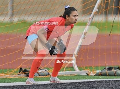 Thumbnail 3 in Georgetown vs. Hendrickson (UIL Soccer 5A Region 3 Regional Final) photogallery.