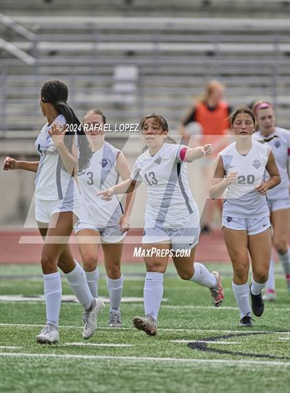 Thumbnail 2 in Georgetown vs. Hendrickson (UIL Soccer 5A Region 3 Regional Final) photogallery.